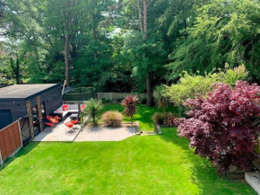 BOURNECOAST Family Home with Garden -WIFI -HB8530